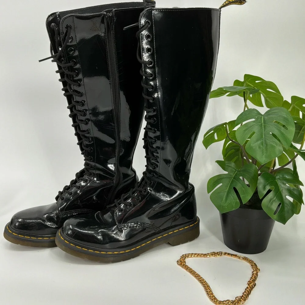 Dr.Marten’s Black Patent Leather Lace-Up knee high Boots LIKE NEW - Picture 1 of 7